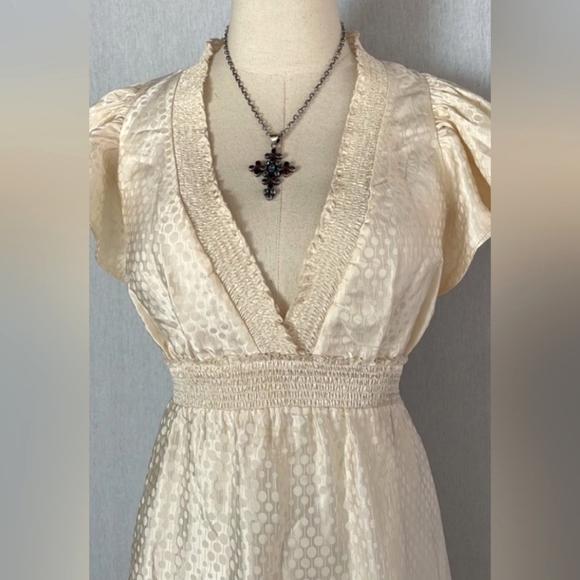 BCBG MaxAzria 100% Silk Ruffle Cap Sleeve Size XS - Picture 3 of 9